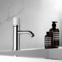 Miscelatore lavabo cromo con dettaglio in marmo bianco | MARMO-BIANCO kamalu - 1